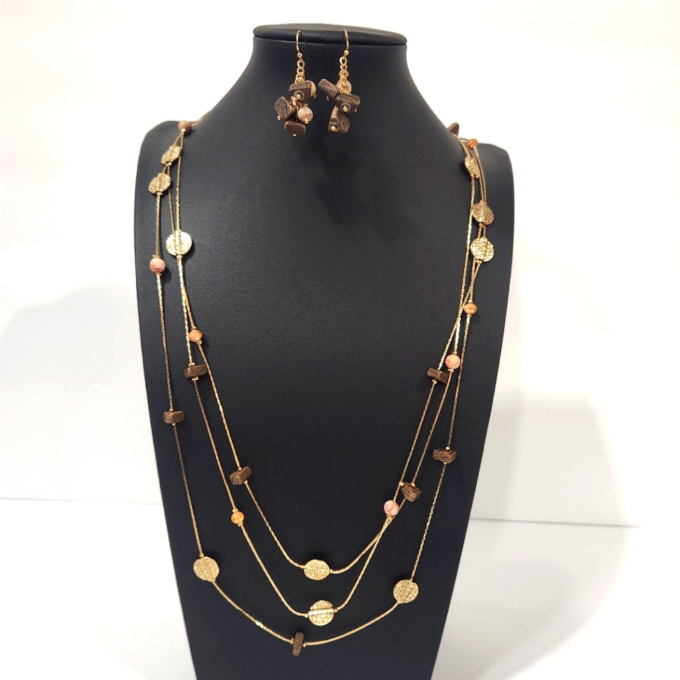 Nwt Gold Tone Semi-Precious Necklace Set 26$